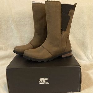 SOREL WOMENS -  Waterproof Emilie Mid Boot   SIZE 6.5